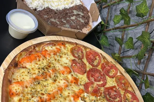 PROMOÇÃO 1 kuat 2 lts  1PIZZA DE 12 PEDAÇOS MAIS 1 PIZZA DOCE DE 4 PEDAÇOS MAIS 1 KUAT 2l
